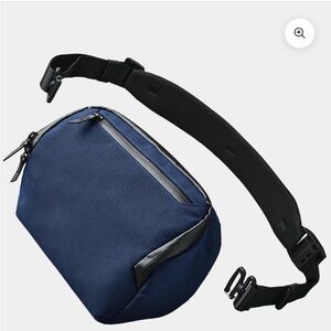 NWT Alpaka Vertex Pouch